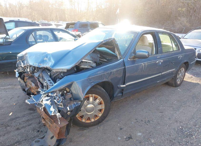 Photo 2 of 2007 Mercury Grand MARQUIS GS (VIN 2MEFM74W27X615990)
