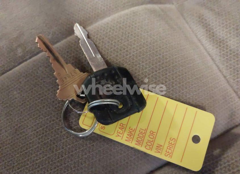 Photo 11 of 2004 Mercury Grand MARQUIS GS (VIN 2MEFM74W34X625603)