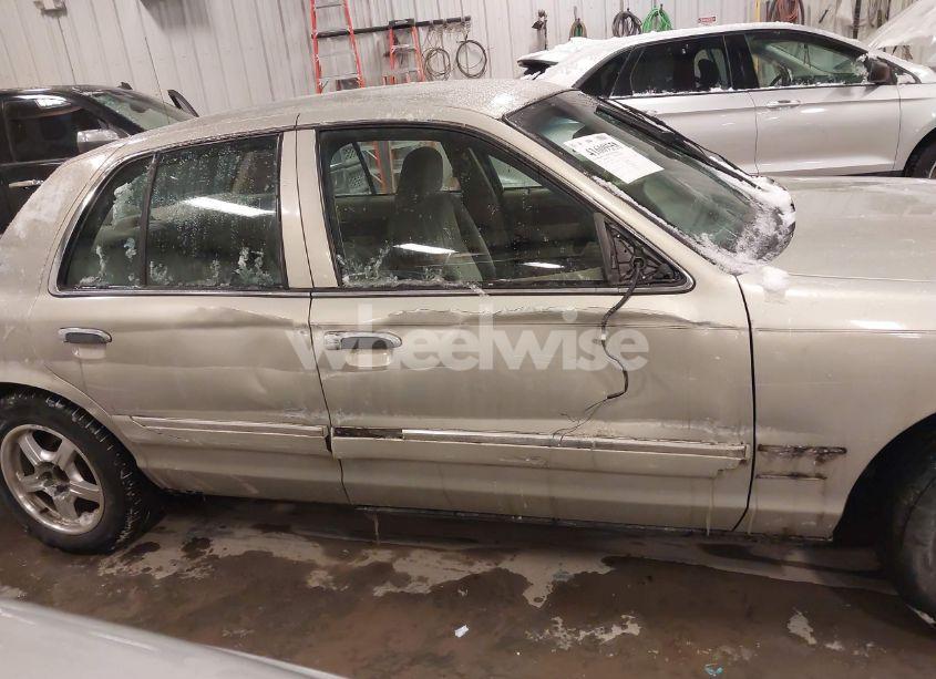 Photo 13 of 2004 Mercury Grand MARQUIS GS (VIN 2MEFM74W34X625603)