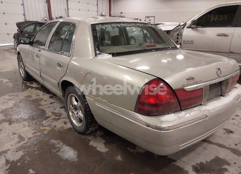 Photo 3 of 2004 Mercury Grand MARQUIS GS (VIN 2MEFM74W34X625603)