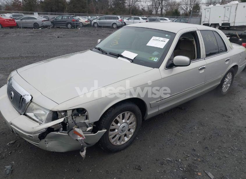 Photo 2 of 2005 Mercury Grand MARQUIS GS (VIN 2MEFM74W35X614537)