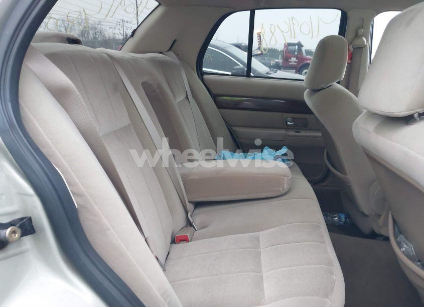 Photo 8 of 2005 Mercury Grand MARQUIS GS (VIN 2MEFM74W35X614537)