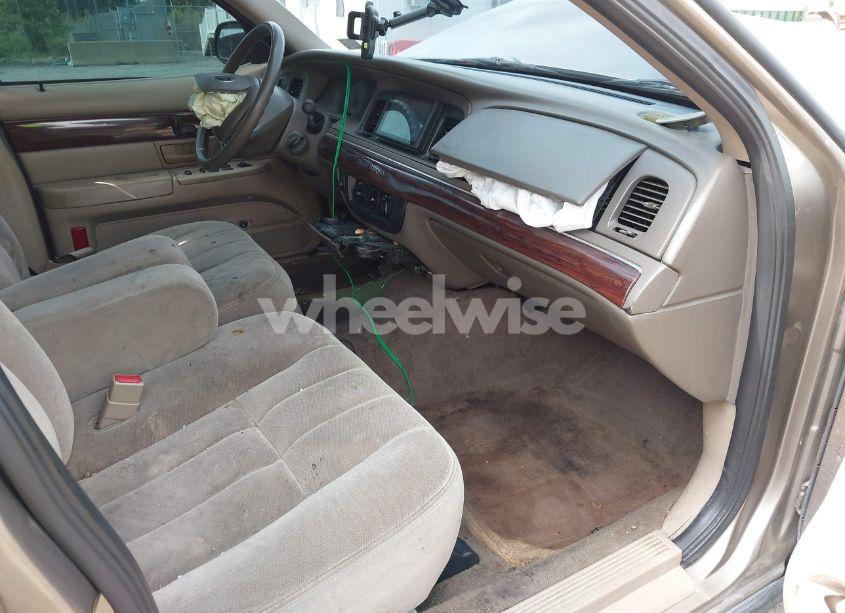 Photo 5 of 2004 Mercury Grand MARQUIS GS (VIN 2MEFM74W44X607417)