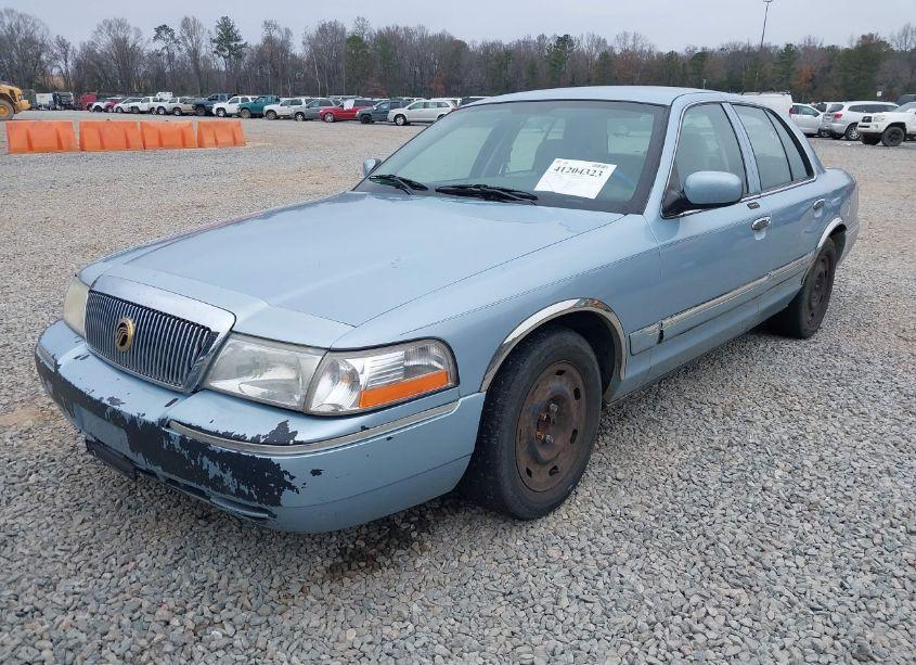 Photo 2 of 2003 Mercury Grand MARQUIS GS (VIN 2MEFM74W53X685820)