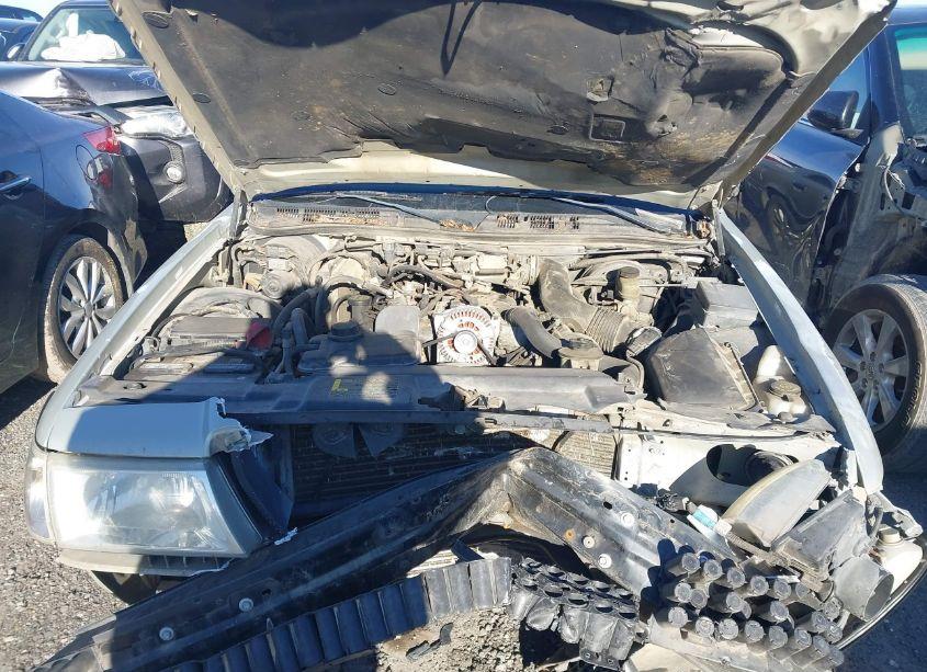 Photo 10 of 2004 Mercury Grand MARQUIS GS (VIN 2MEFM74W74X637589)