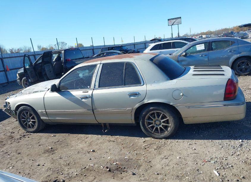 Photo 15 of 2004 Mercury Grand MARQUIS GS (VIN 2MEFM74W74X637589)