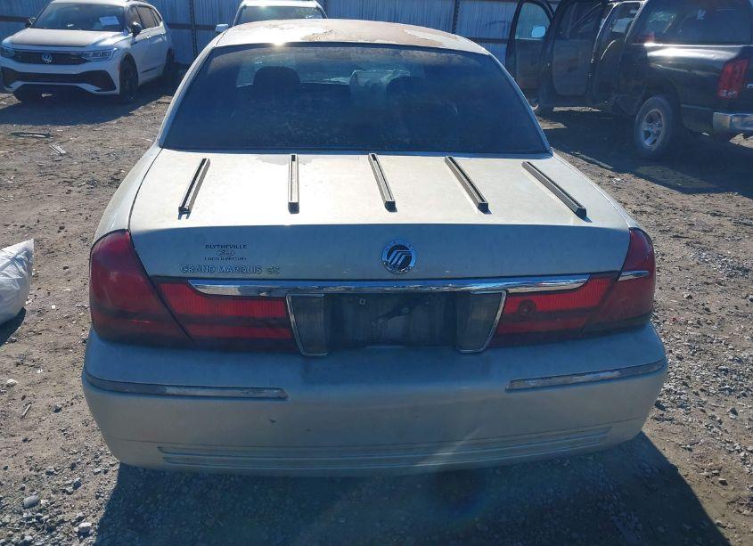 Photo 17 of 2004 Mercury Grand MARQUIS GS (VIN 2MEFM74W74X637589)