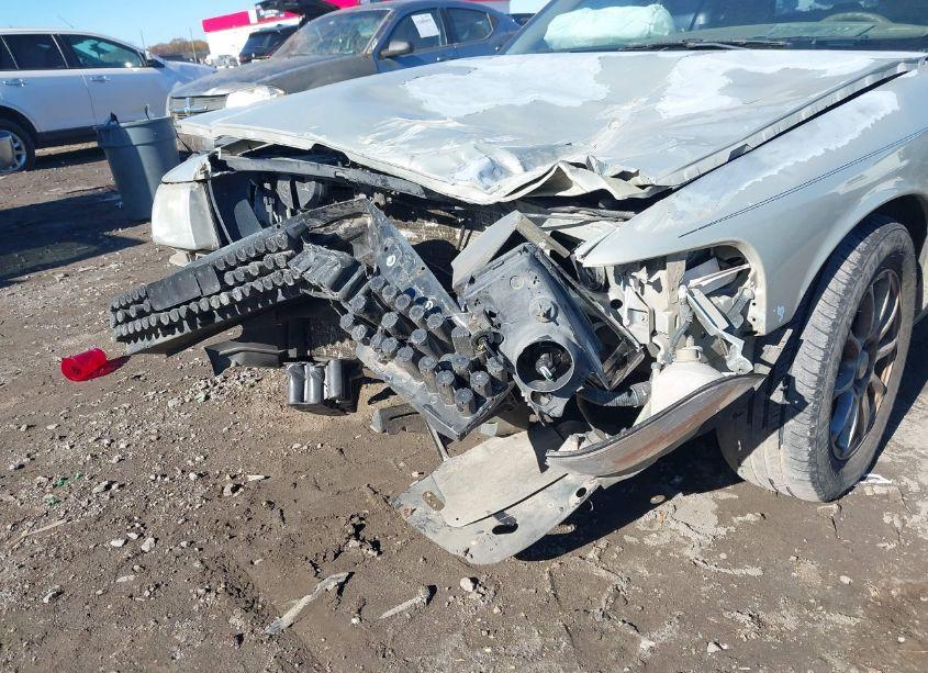 Photo 19 of 2004 Mercury Grand MARQUIS GS (VIN 2MEFM74W74X637589)