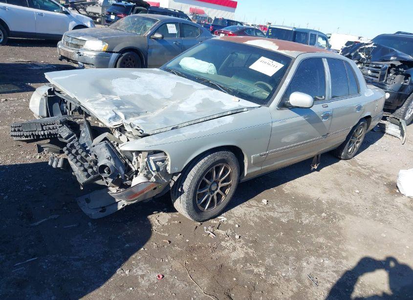 Photo 2 of 2004 Mercury Grand MARQUIS GS (VIN 2MEFM74W74X637589)