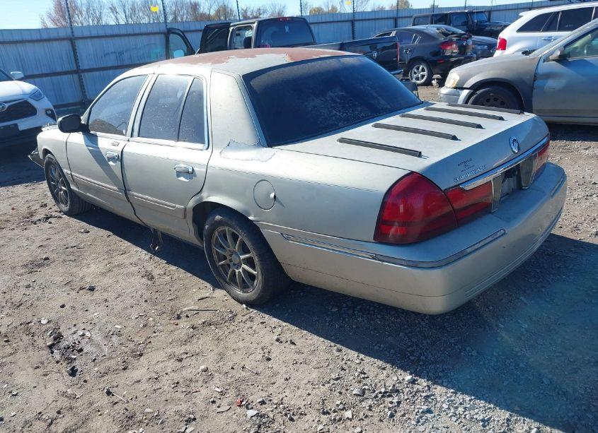 Photo 3 of 2004 Mercury Grand MARQUIS GS (VIN 2MEFM74W74X637589)
