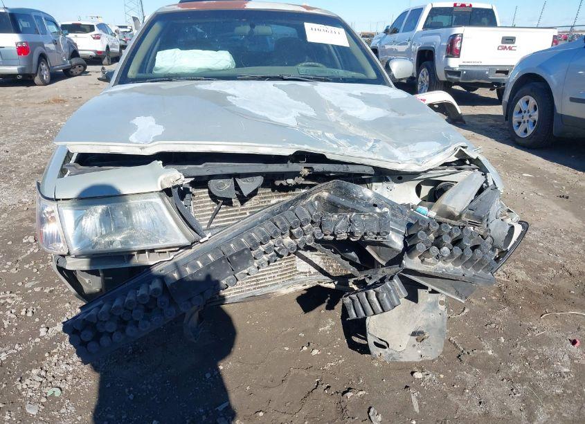 Photo 6 of 2004 Mercury Grand MARQUIS GS (VIN 2MEFM74W74X637589)