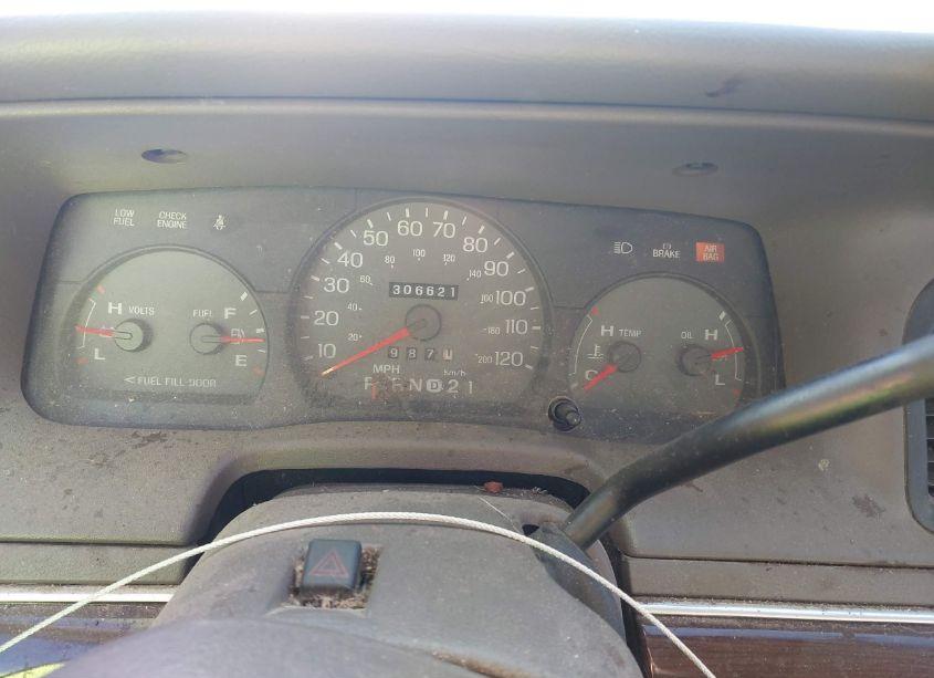 Photo 7 of 2004 Mercury Grand MARQUIS GS (VIN 2MEFM74W74X637589)