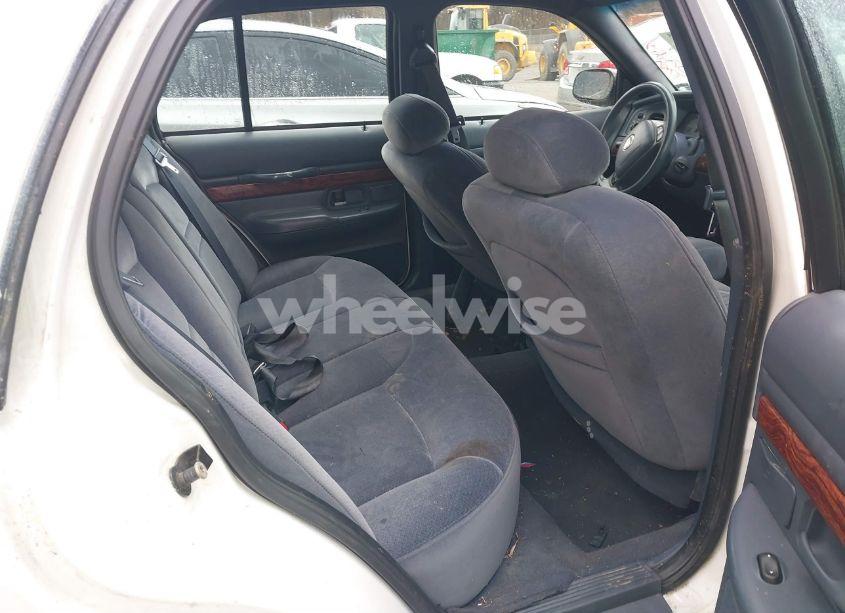 Photo 8 of 2002 Mercury Grand MARQUIS GS (VIN 2MEFM74W82X628008)