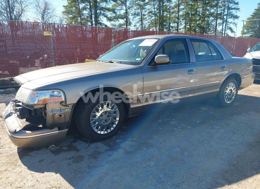 Photo 2 of 2004 Mercury Grand MARQUIS GS (VIN 2MEFM74W84X637293)