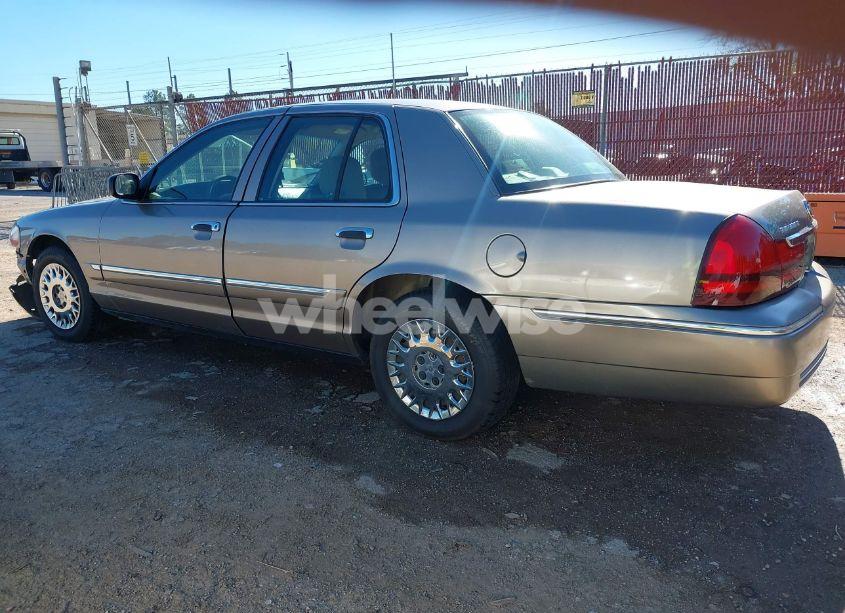 Photo 3 of 2004 Mercury Grand MARQUIS GS (VIN 2MEFM74W84X637293)
