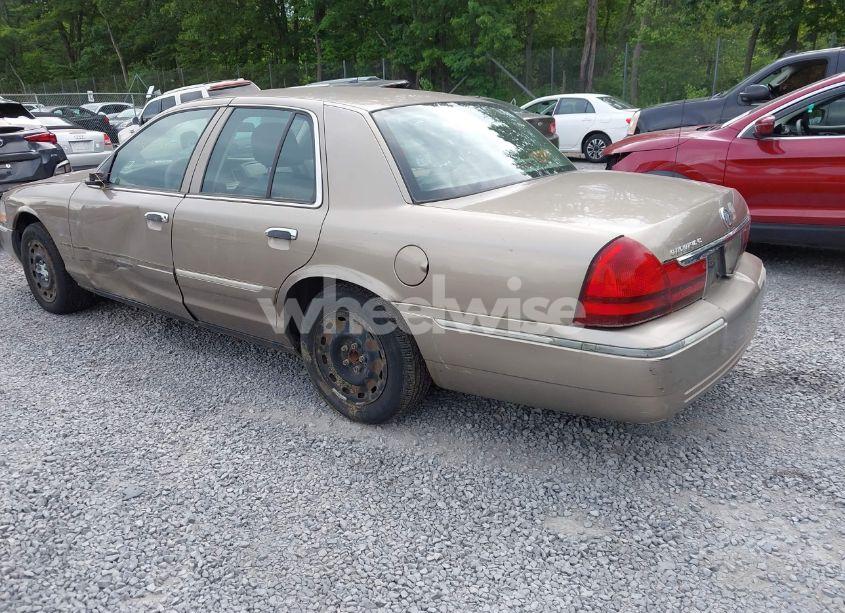 Photo 3 of 2005 Mercury Grand MARQUIS GS (VIN 2MEFM74W85X655746)