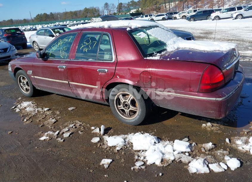 Photo 3 of 2005 Mercury Grand MARQUIS GS (VIN 2MEFM74W85X667007)