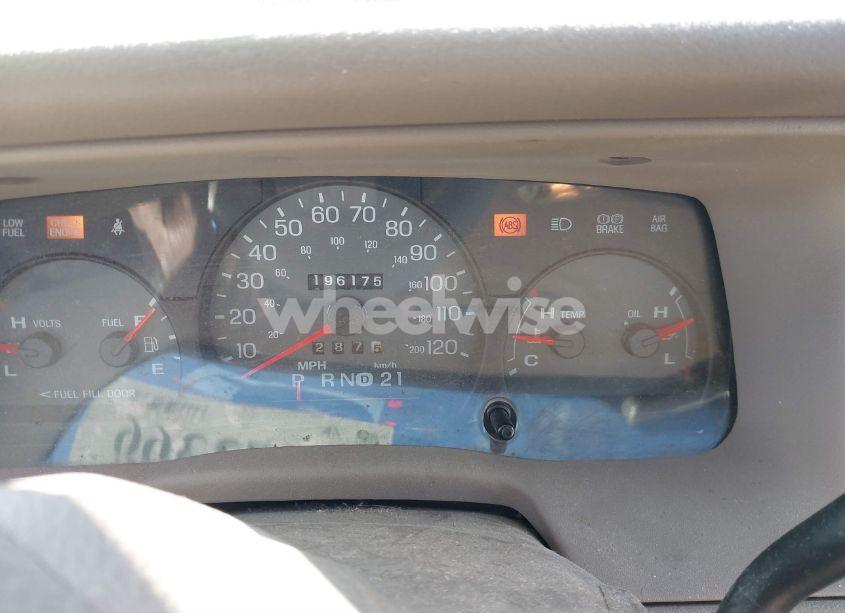 Photo 7 of 2005 Mercury Grand MARQUIS GS (VIN 2MEFM74W85X671722)