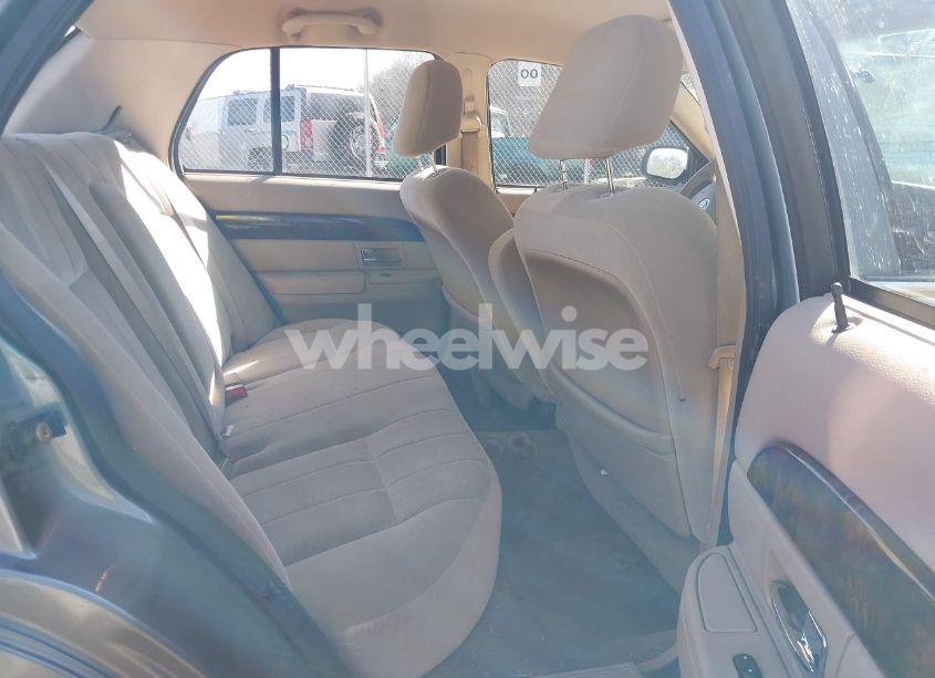 Photo 8 of 2005 Mercury Grand MARQUIS GS (VIN 2MEFM74W85X671722)