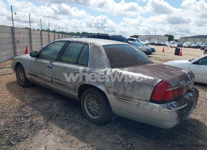 Photo 3 of 2002 Mercury Grand MARQUIS GS (VIN 2MEFM74W92X607734)