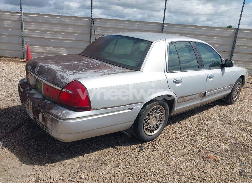 Photo 4 of 2002 Mercury Grand MARQUIS GS (VIN 2MEFM74W92X607734)