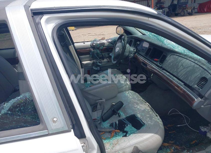 Photo 5 of 2003 Mercury Grand MARQUIS GS (VIN 2MEFM74W93X624373)