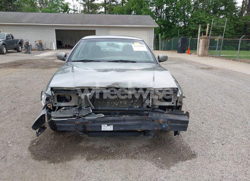 Photo 13 of 2004 Mercury Grand MARQUIS GS (VIN 2MEFM74W94X627534)