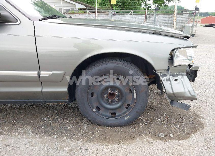 Photo 18 of 2004 Mercury Grand MARQUIS GS (VIN 2MEFM74W94X627534)