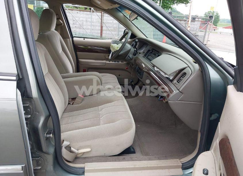 Photo 5 of 2004 Mercury Grand MARQUIS GS (VIN 2MEFM74W94X627534)