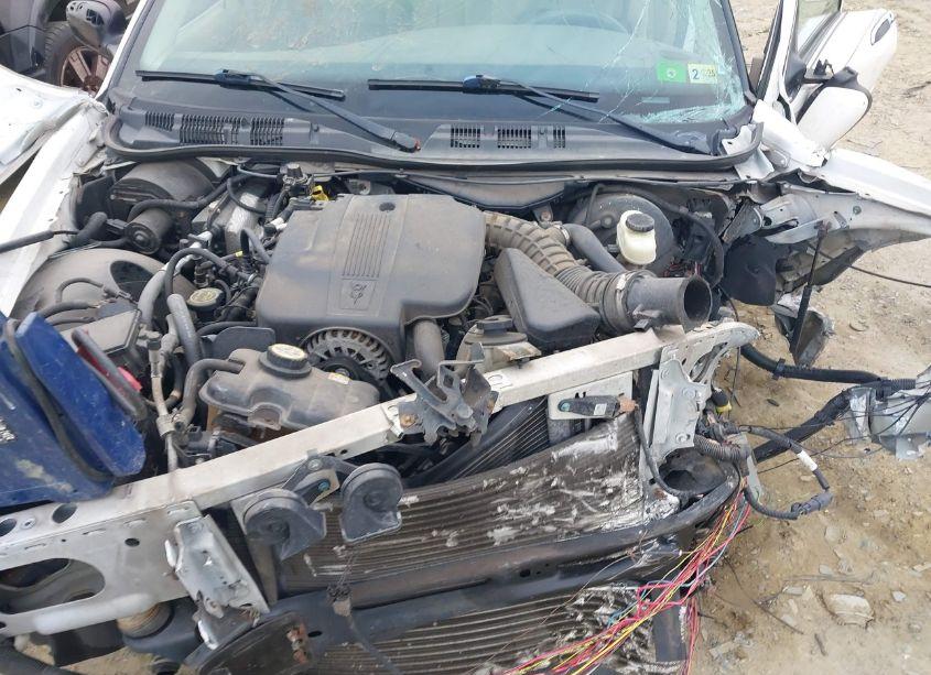 Photo 10 of 2005 Mercury Grand MARQUIS GS (VIN 2MEFM74W95X623730)