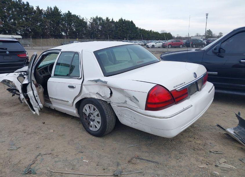 Photo 3 of 2005 Mercury Grand MARQUIS GS (VIN 2MEFM74W95X623730)