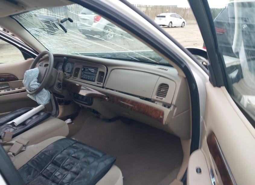 Photo 5 of 2005 Mercury Grand MARQUIS GS (VIN 2MEFM74W95X623730)