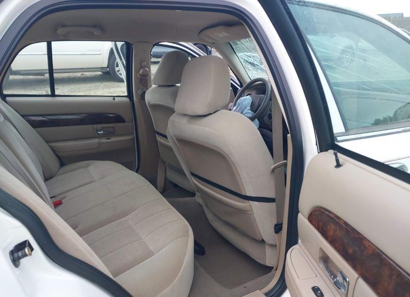 Photo 8 of 2005 Mercury Grand MARQUIS GS (VIN 2MEFM74W95X623730)