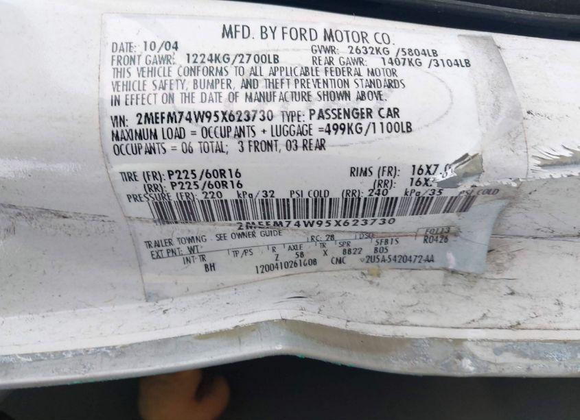 Photo 9 of 2005 Mercury Grand MARQUIS GS (VIN 2MEFM74W95X623730)