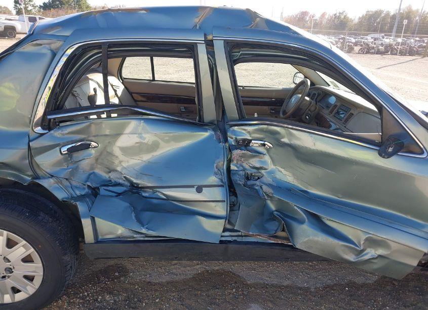 Photo 13 of 2005 Mercury Grand MARQUIS GS (VIN 2MEFM74W95X656212)