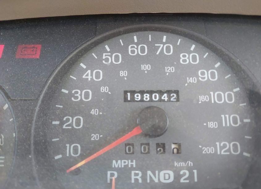 Photo 7 of 2005 Mercury Grand MARQUIS GS (VIN 2MEFM74W95X656212)