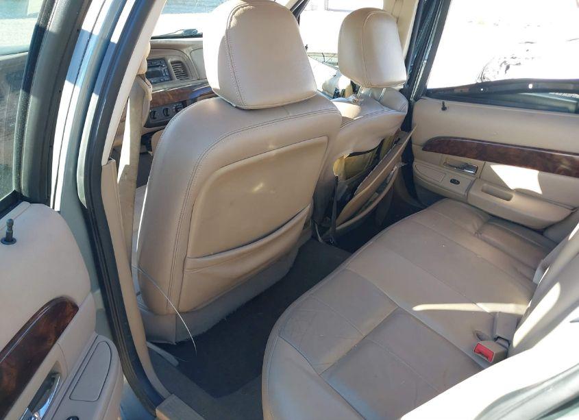 Photo 8 of 2005 Mercury Grand MARQUIS GS (VIN 2MEFM74W95X656212)