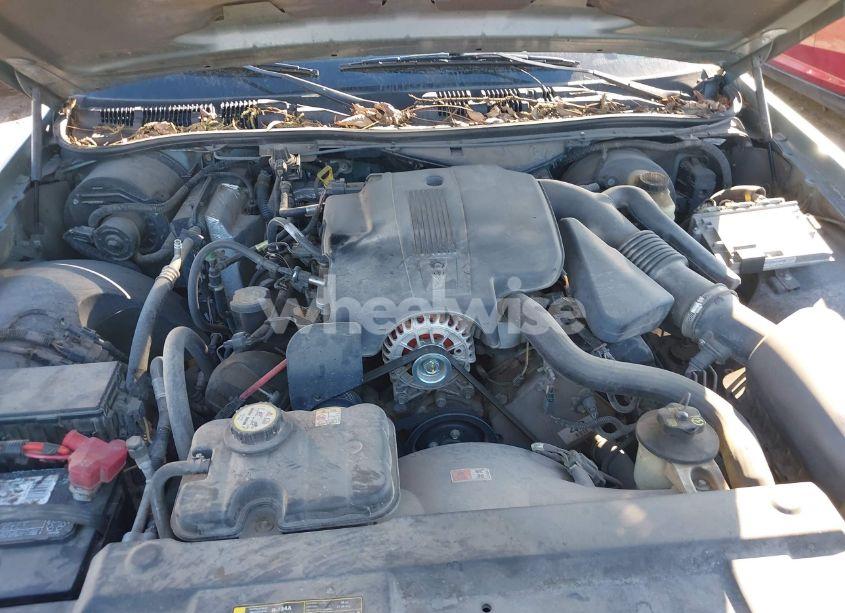 Photo 10 of 2005 Mercury Grand MARQUIS GS (VIN 2MEFM74W95X668702)