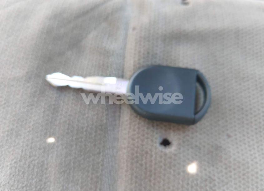 Photo 11 of 2005 Mercury Grand MARQUIS GS (VIN 2MEFM74W95X668702)