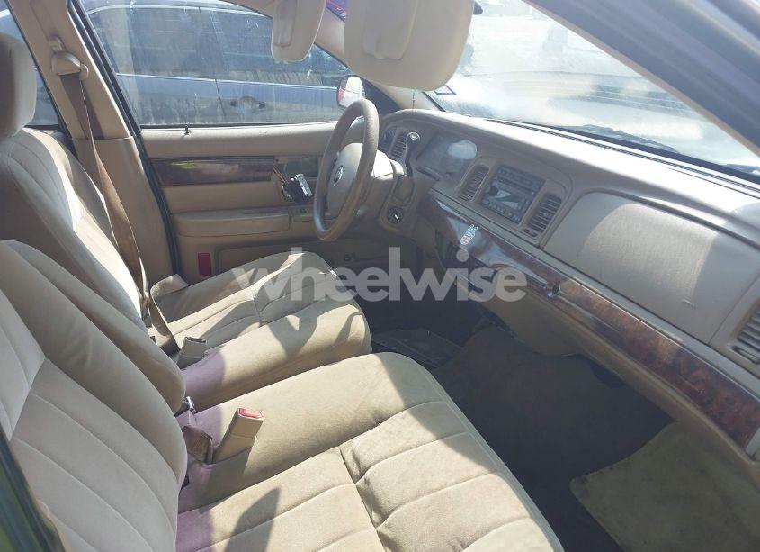 Photo 5 of 2005 Mercury Grand MARQUIS GS (VIN 2MEFM74W95X668702)