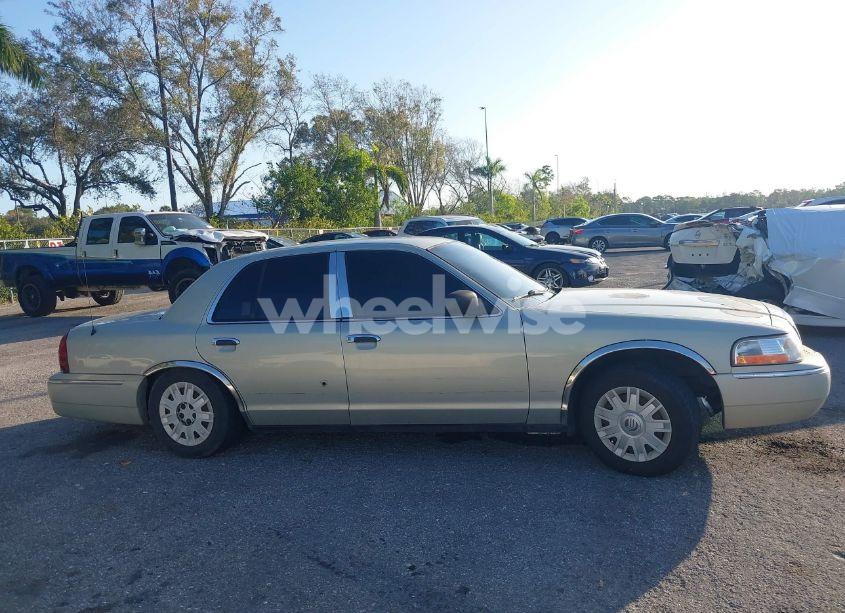 Photo 13 of 2005 Mercury Grand MARQUIS GS (VIN 2MEFM74W95X670093)