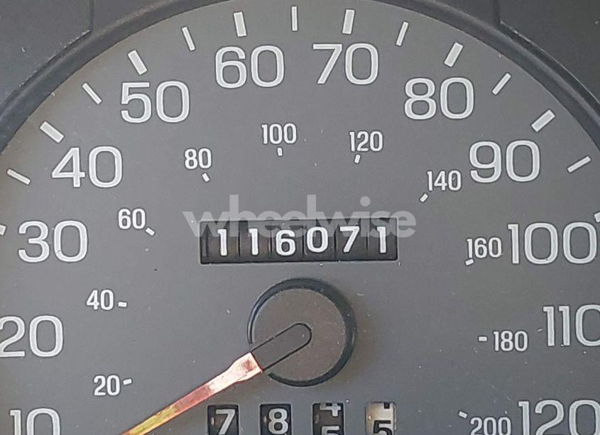 Photo 15 of 2005 Mercury Grand MARQUIS GS (VIN 2MEFM74W95X670093)