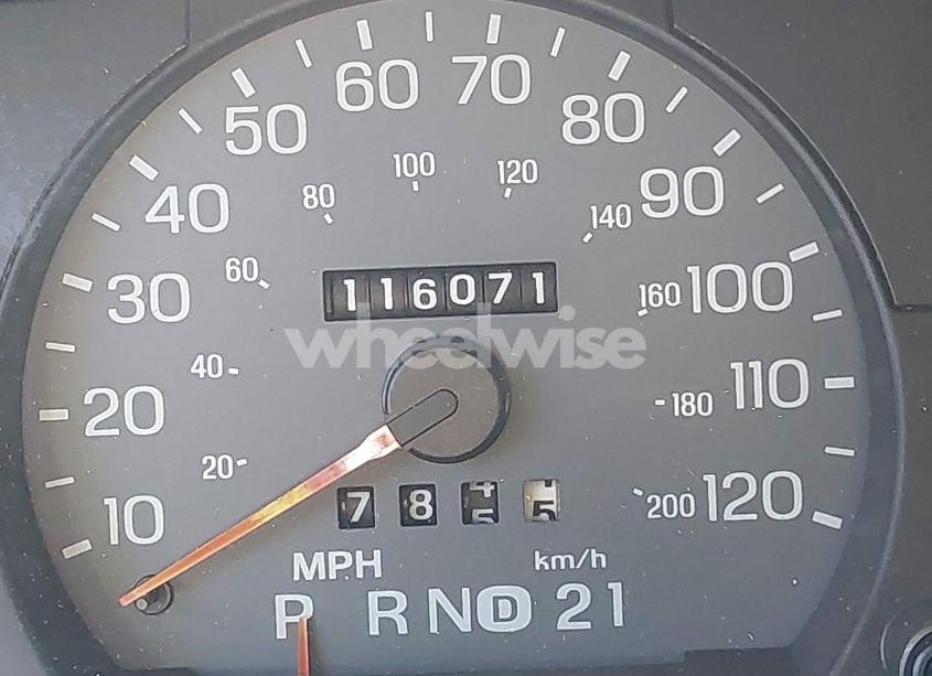 Photo 7 of 2005 Mercury Grand MARQUIS GS (VIN 2MEFM74W95X670093)