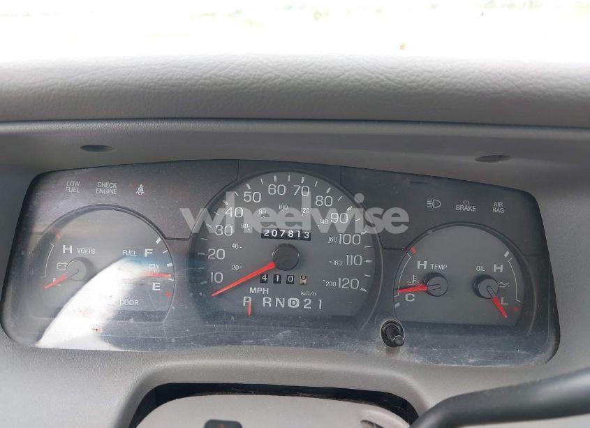 Photo 7 of 2002 Mercury Grand MARQUIS GS (VIN 2MEFM74WX2X631816)