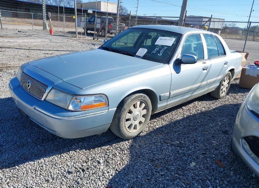 Photo 2 of 2005 Mercury Grand MARQUIS GS (VIN 2MEFM74WX5X609318)