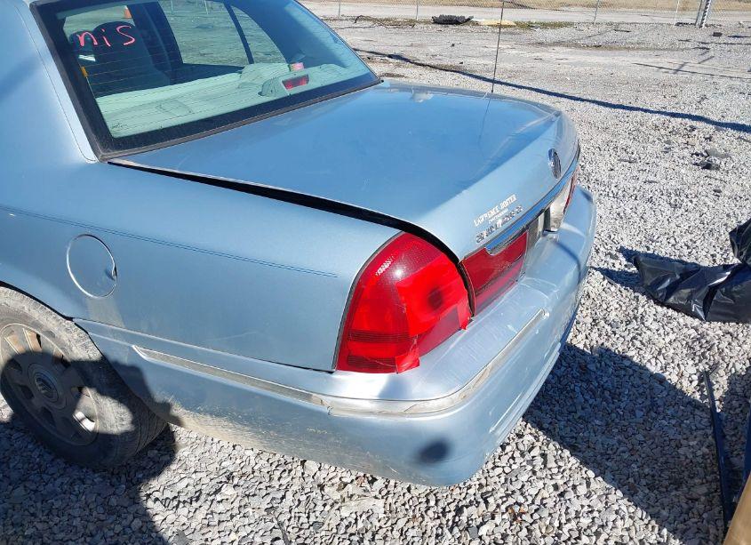 Photo 6 of 2005 Mercury Grand MARQUIS GS (VIN 2MEFM74WX5X609318)