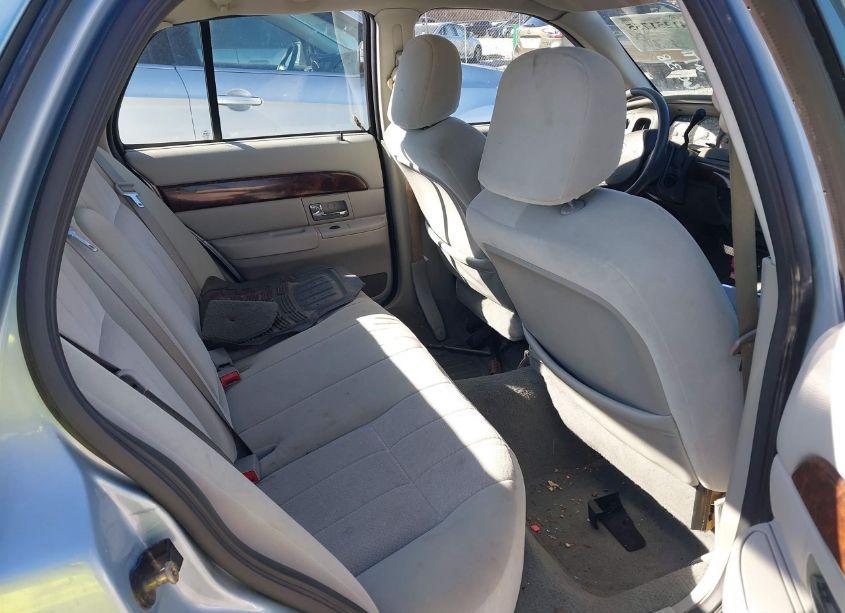 Photo 8 of 2005 Mercury Grand MARQUIS GS (VIN 2MEFM74WX5X609318)