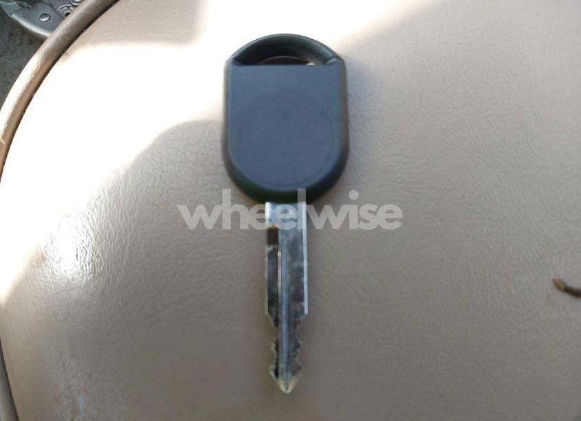 Photo 11 of 2005 Mercury Grand MARQUIS GS (VIN 2MEFM74WX5X627625)