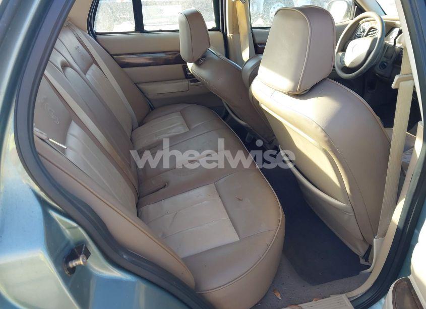 Photo 8 of 2005 Mercury Grand MARQUIS GS (VIN 2MEFM74WX5X627625)