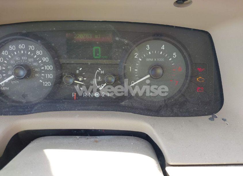 Photo 7 of 2006 Mercury Grand MARQUIS LS (VIN 2MEFM75V06X629469)